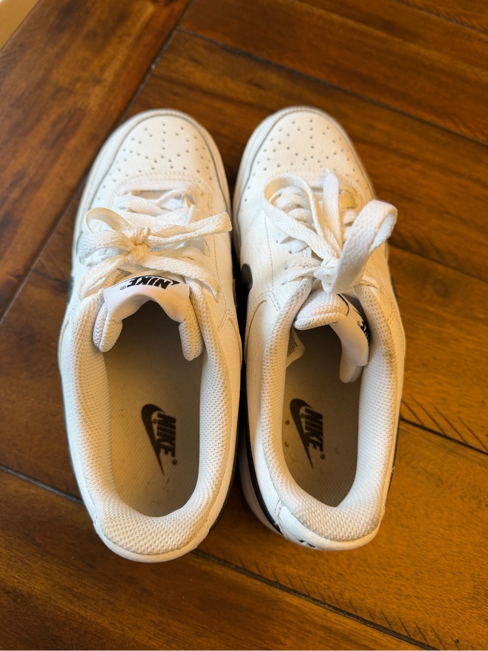 Nike White Low-Top Sneakers with Black Swoosh Accent Size 8 - Picture 4 of 4